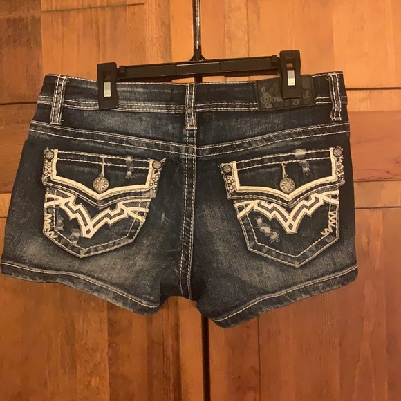 COPY - Sound girl Jean shorts.  Size 7. - Picture 2 of 3